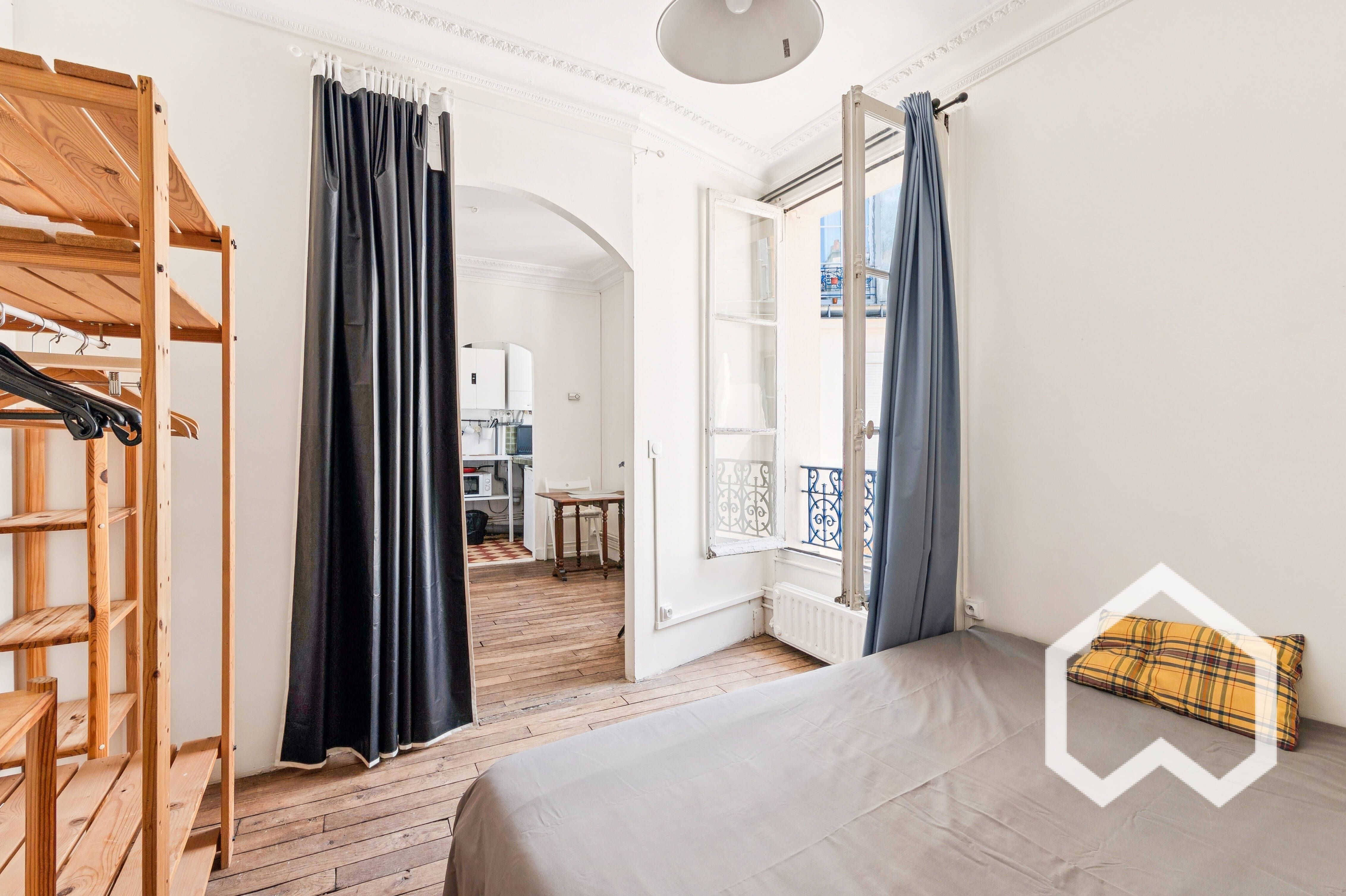 Quiet, Secure, And Airy Apartment - Courtyard-Facing - Typical Parisian Haussmannian Building - 10