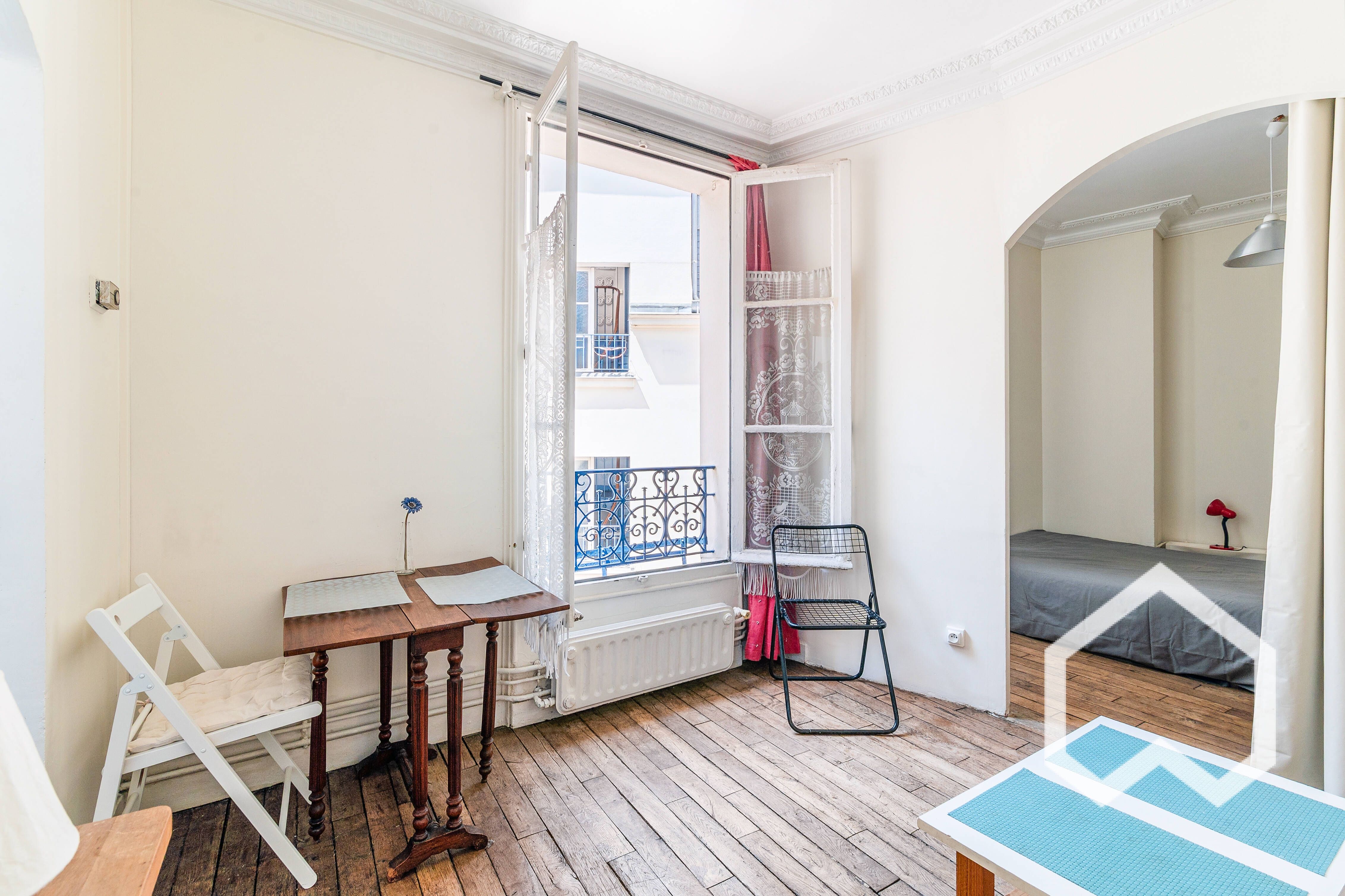 Quiet, Secure, And Airy Apartment - Courtyard-Facing - Typical Parisian Haussmannian Building - 13