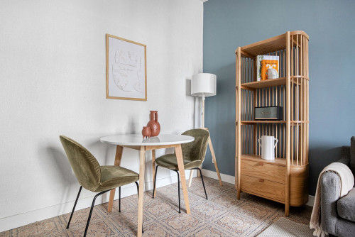 Chic One-Bedroom Apartment with Balcony in Paris - Gallery - 16