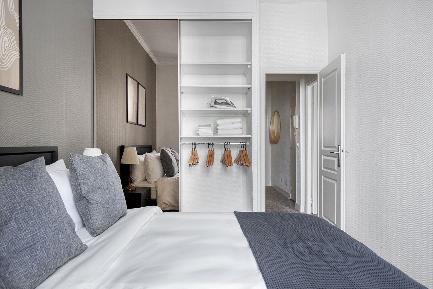 Chic One-Bedroom Apartment With Balcony In Paris - 8