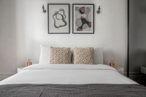 Charming 1-Bedroom Oasis in Heart of Paris - Gallery - 9
