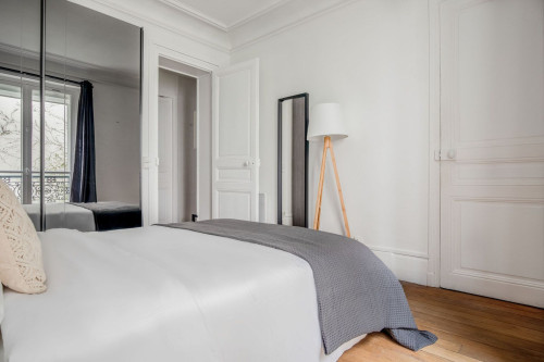 Charming 1-Bedroom Oasis in Heart of Paris