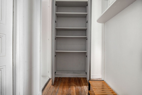 Charming 1-Bedroom Oasis in Heart of Paris - Gallery - 5