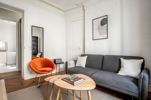 Charming 1-Bedroom Oasis in Heart of Paris - Gallery - 13