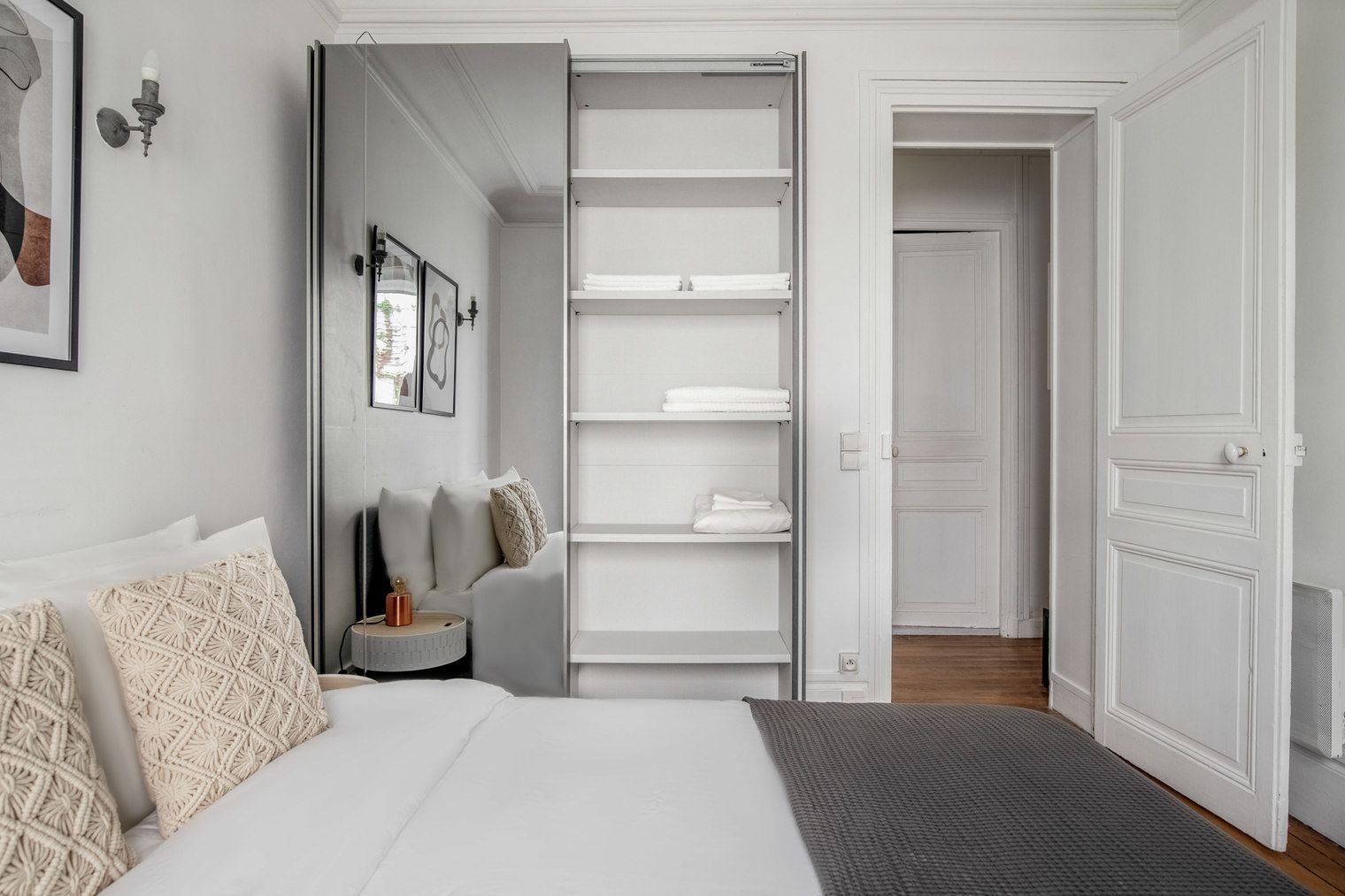 Charming 1-Bedroom Oasis In Heart Of Paris - 10