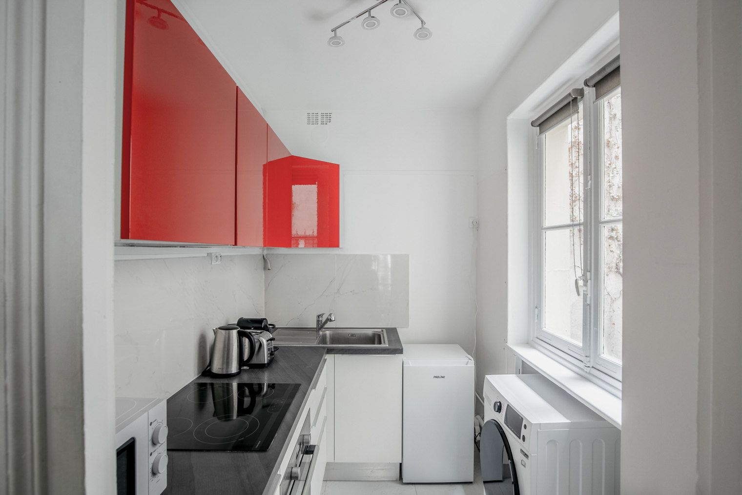 Charming 1-Bedroom Oasis In Heart Of Paris - 12