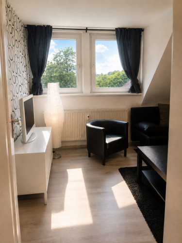 Partially furnished 2-room attic apartment in a quiet location in Essen-Rüttenscheid
