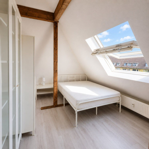 Partially furnished 2-room attic apartment in a quiet location in Essen-Rüttenscheid