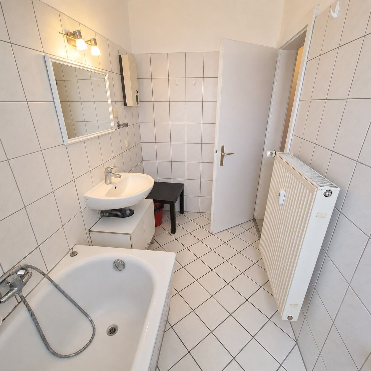 Partially Furnished 2-Room Attic Apartment In A Quiet Location In Essen-Rüttenscheid - 2