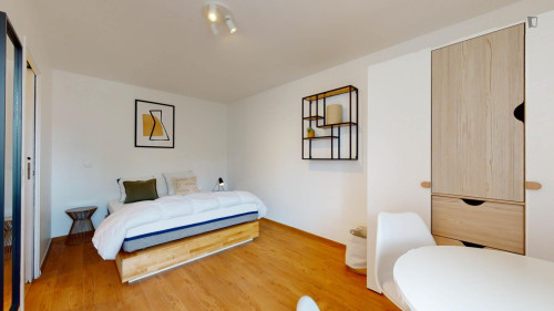 Big double ensuite bedroom near Jardin de la Côte