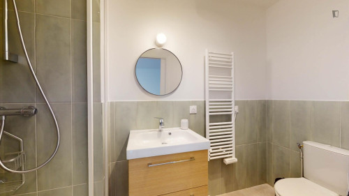 Big double ensuite bedroom near Jardin de la Côte