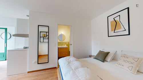 Big double ensuite bedroom near Jardin de la Côte
