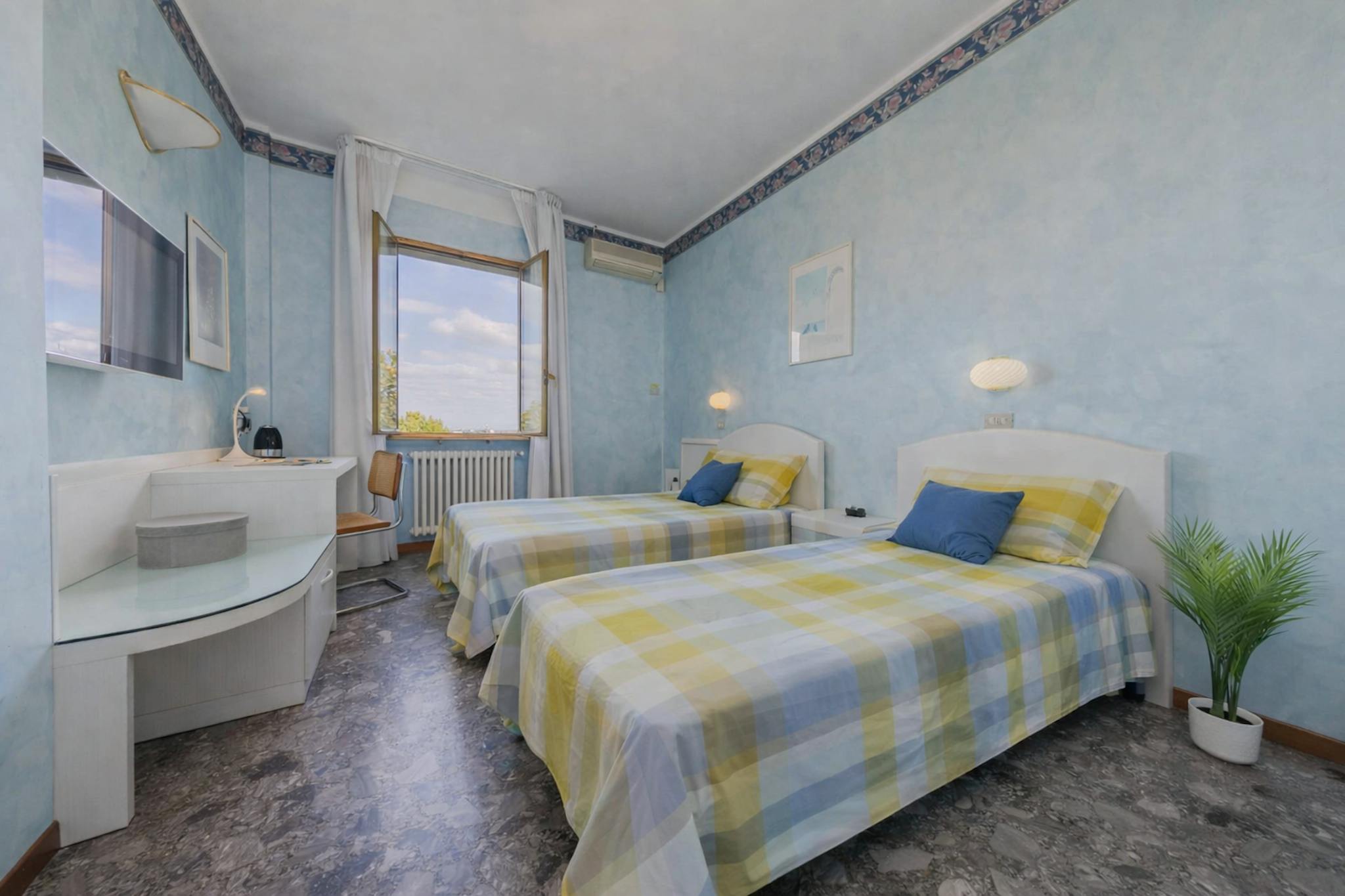 Shared Room - 1