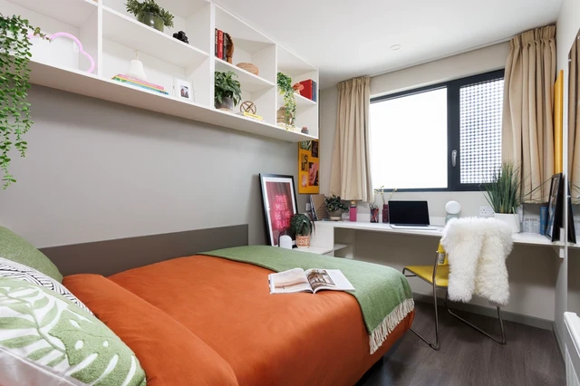  Medium Highest Double En-Suite  -  Greetham Street, Portsmouth, England, PO5 4FB  - Gallery -  1