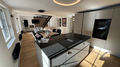 Spacious Premium Old Town Apartment with 2 Bedrooms, Workspace and Kitchen - Gallery - 17