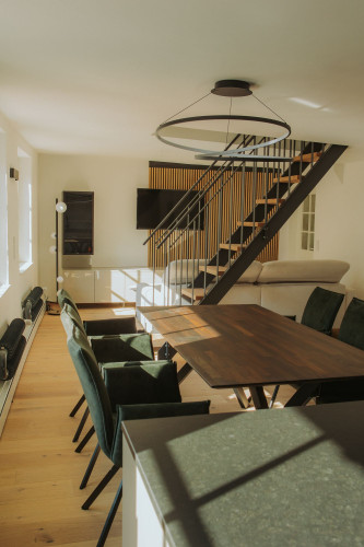 Spacious Premium Old Town Apartment with 2 Bedrooms, Workspace and Kitchen - Gallery - 32
