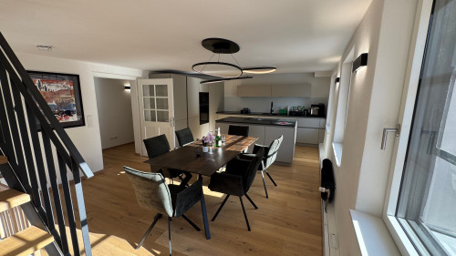 Spacious Premium Old Town Apartment with 2 Bedrooms, Workspace and Kitchen - Gallery - 2