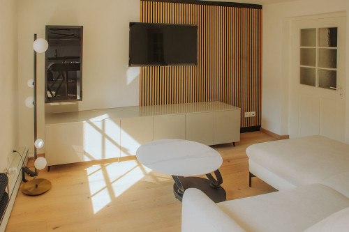 Spacious Premium Old Town Apartment with 2 Bedrooms, Workspace and Kitchen - Gallery - 33