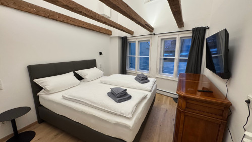 Spacious Premium Old Town Apartment with 2 Bedrooms, Workspace and Kitchen - Gallery - 4