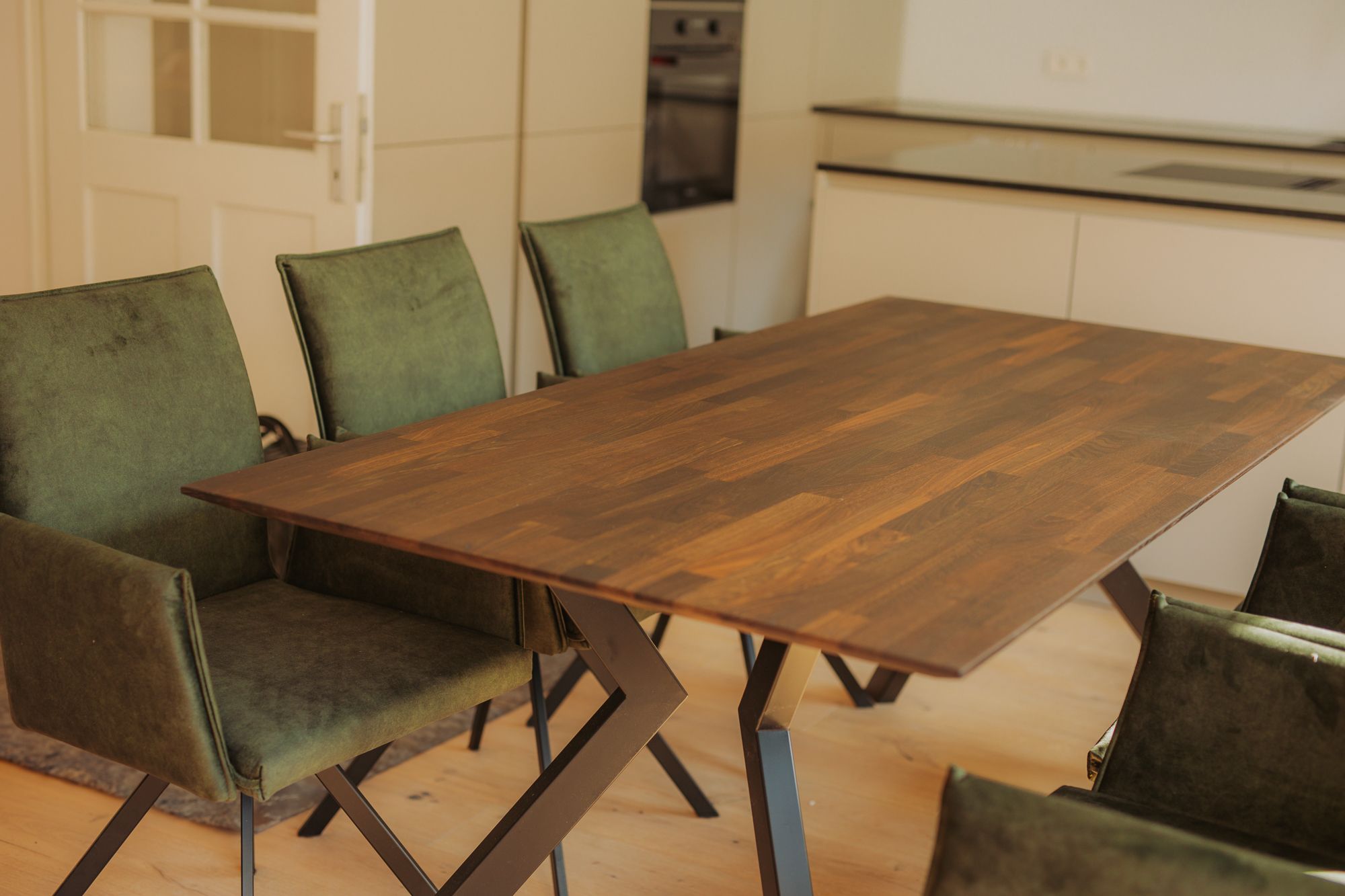 Spacious Premium Old Town Apartment With 2 Bedrooms, Workspace And Kitchen - 45