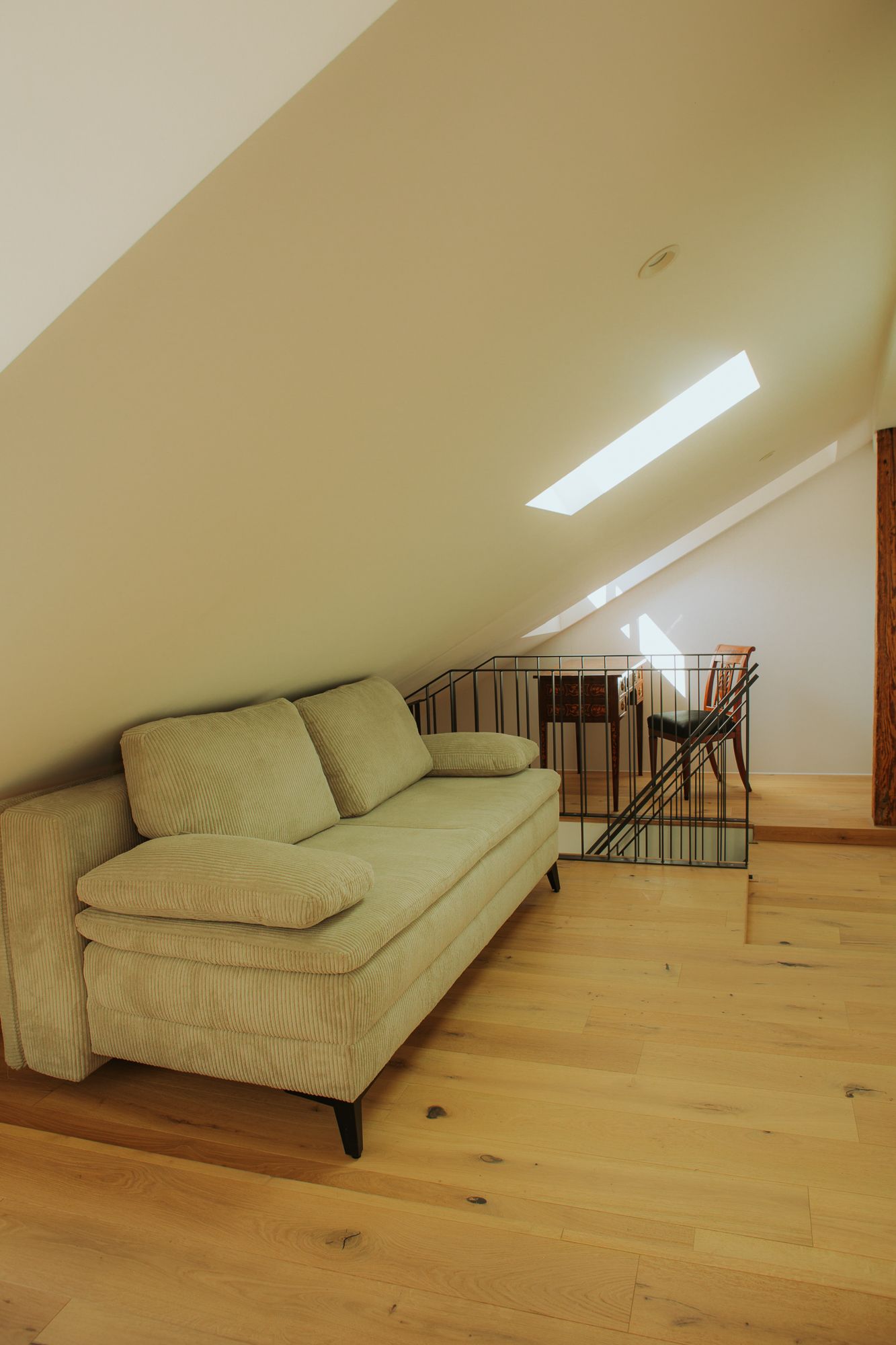 Spacious Premium Old Town Apartment With 2 Bedrooms, Workspace And Kitchen - 14