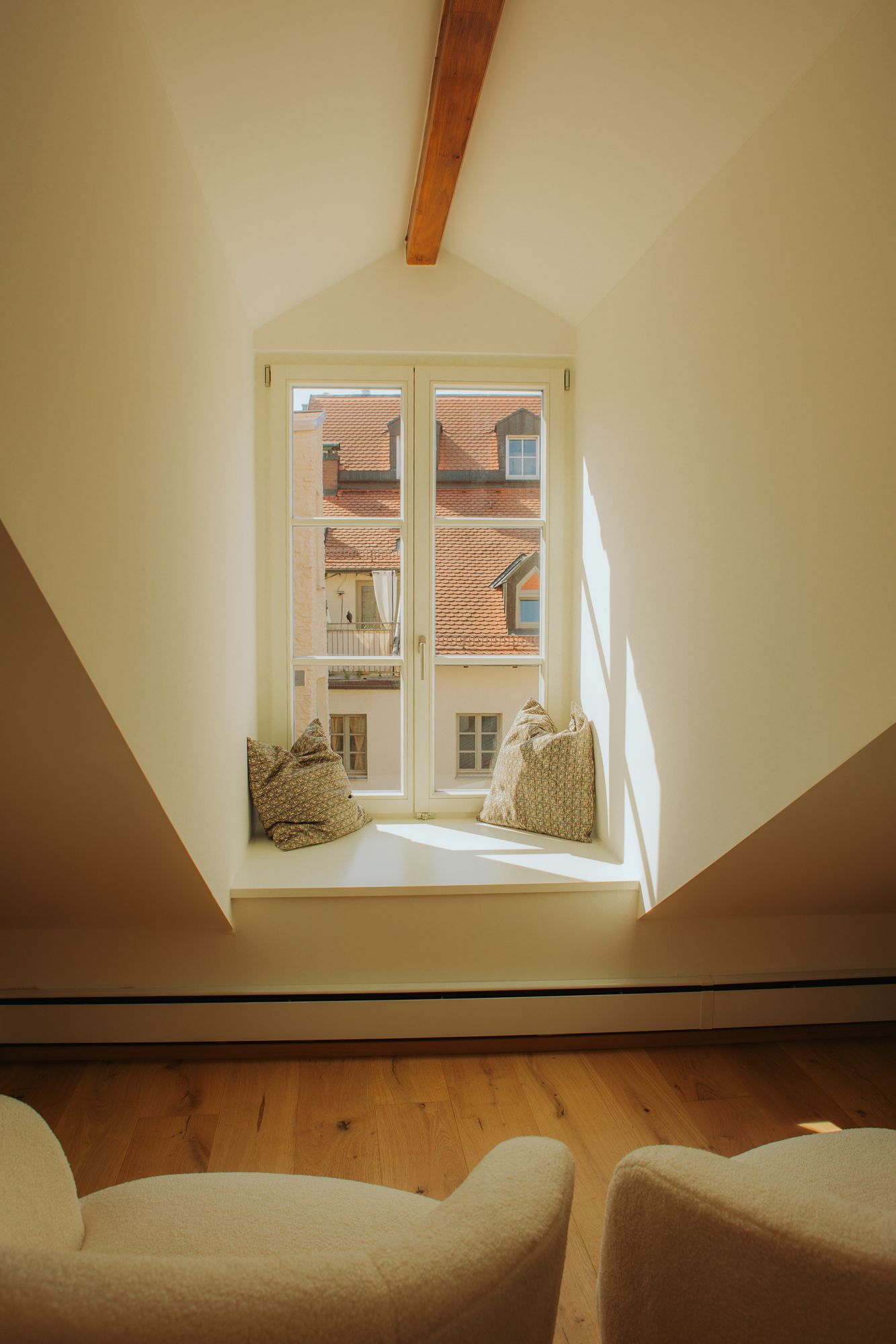 Spacious Premium Old Town Apartment With 2 Bedrooms, Workspace And Kitchen - 18