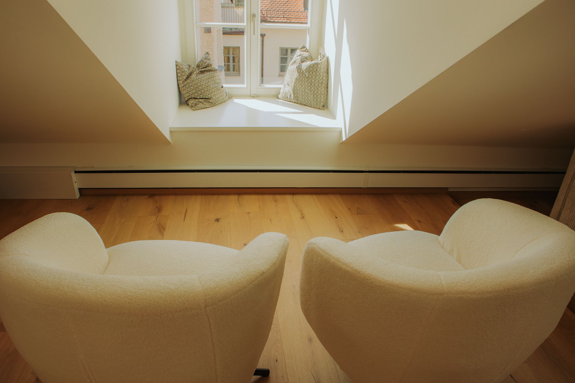 Spacious Premium Old Town Apartment With 2 Bedrooms, Workspace And Kitchen - 40