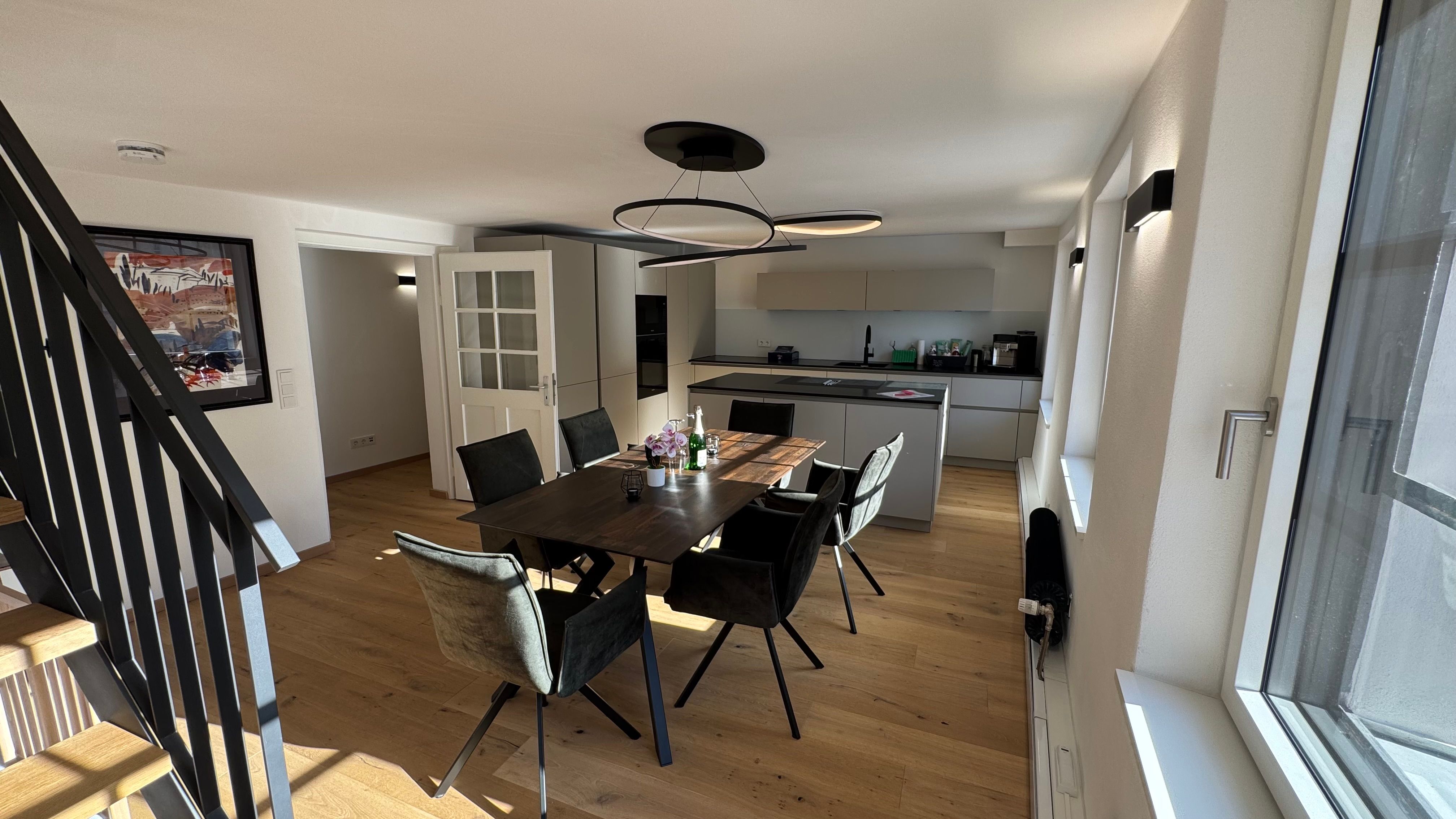 Spacious Premium Old Town Apartment With 2 Bedrooms, Workspace And Kitchen - 28