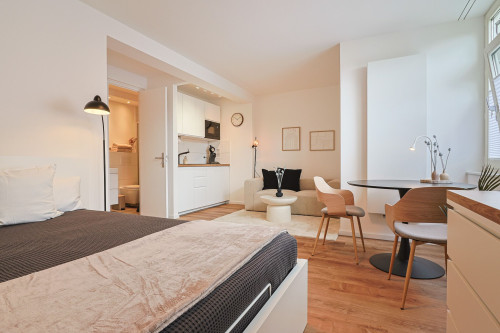 Charming, bright apartment in Düsseldorf
