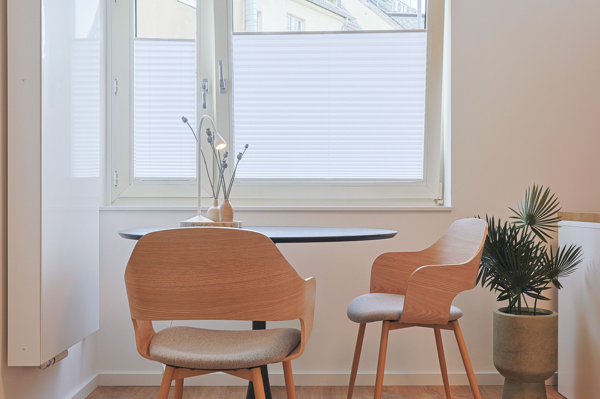 Charming, Bright Apartment In Düsseldorf - 10
