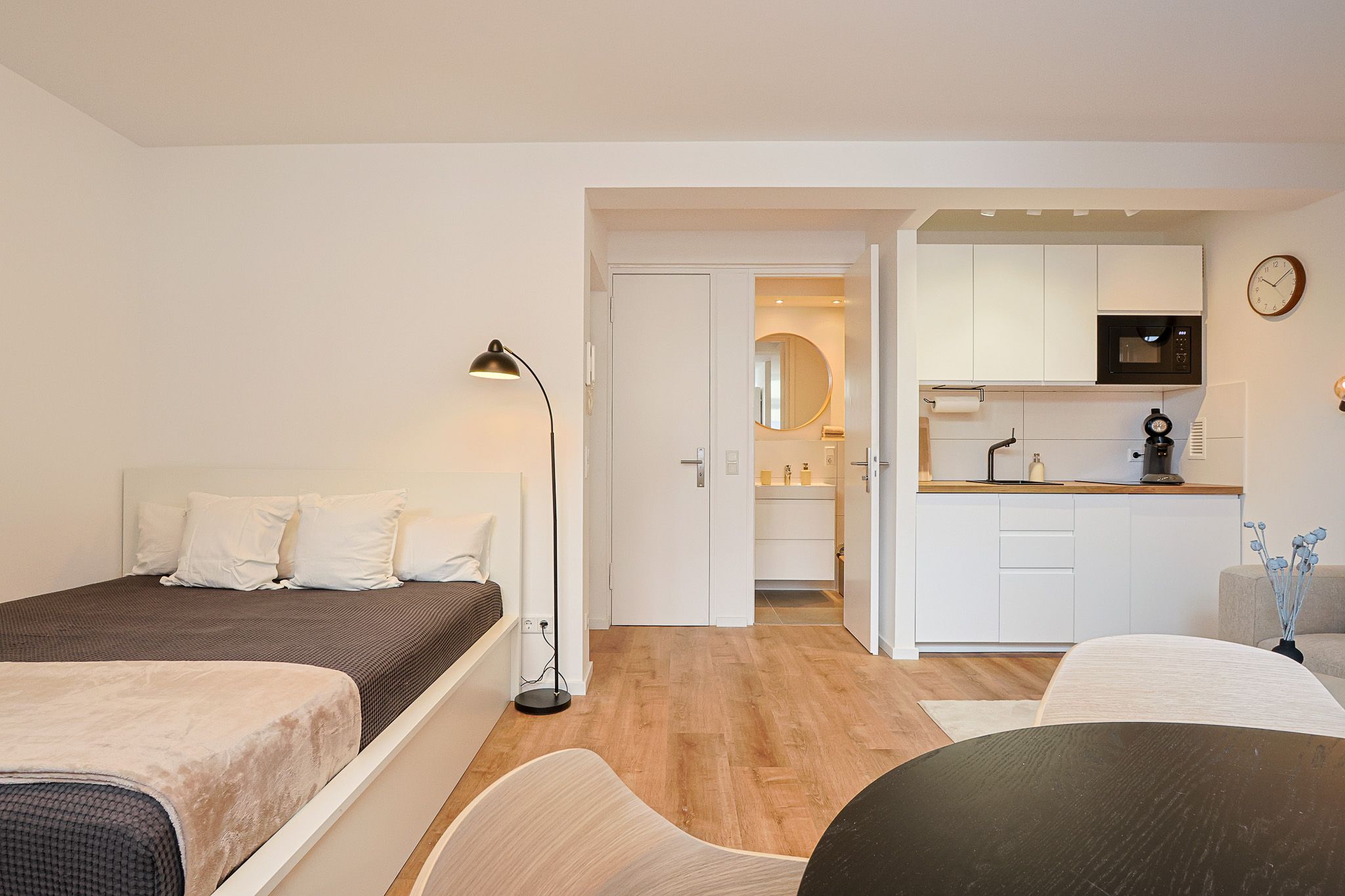 Charming, Bright Apartment In Düsseldorf - 1