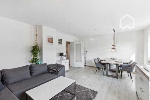 Amazing apartment with private balcony in Düsseldorf Lörick close to Vodafone HQ