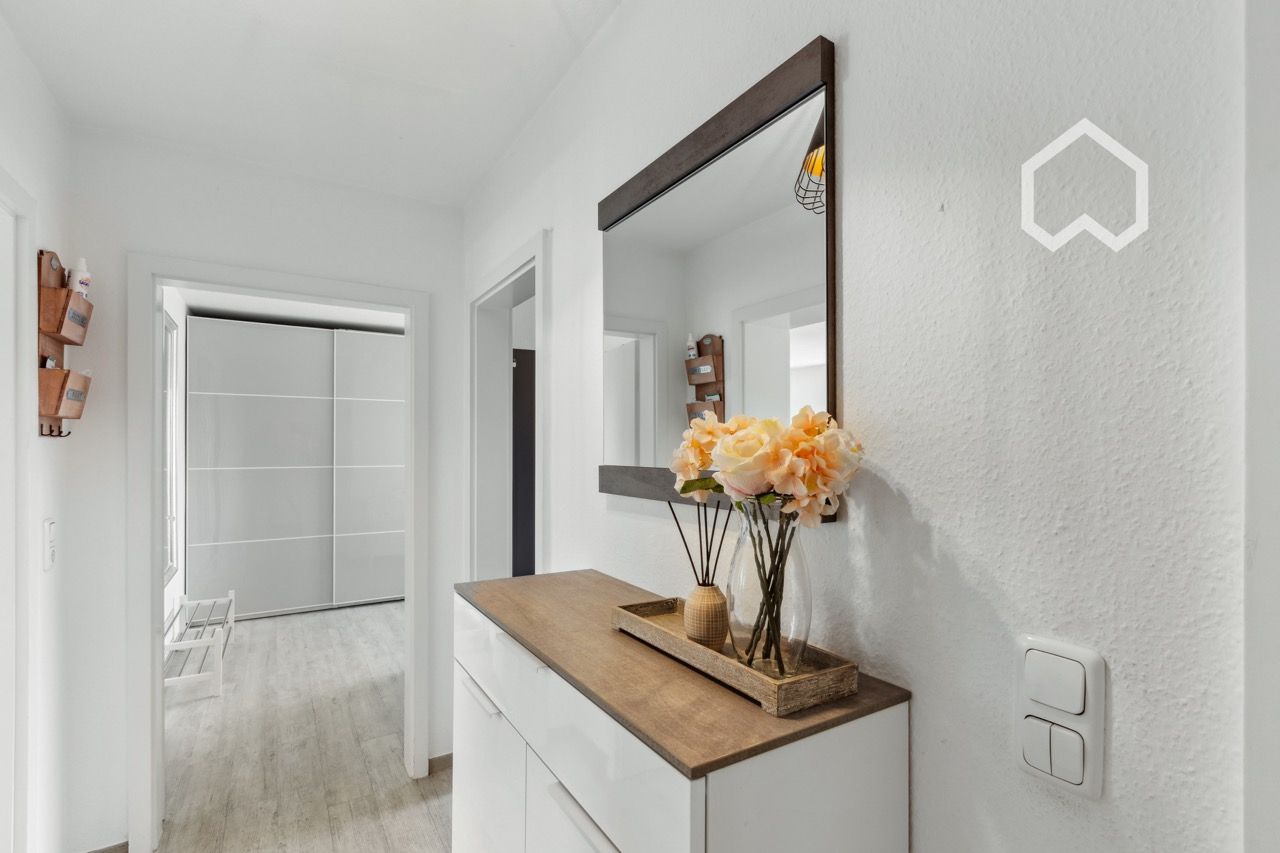 Amazing Apartment With Private Balcony In Düsseldorf Lörick Close To Vodafone HQ - 4