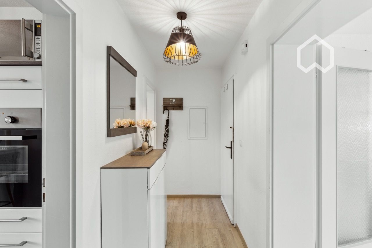 Amazing Apartment With Private Balcony In Düsseldorf Lörick Close To Vodafone HQ - 3