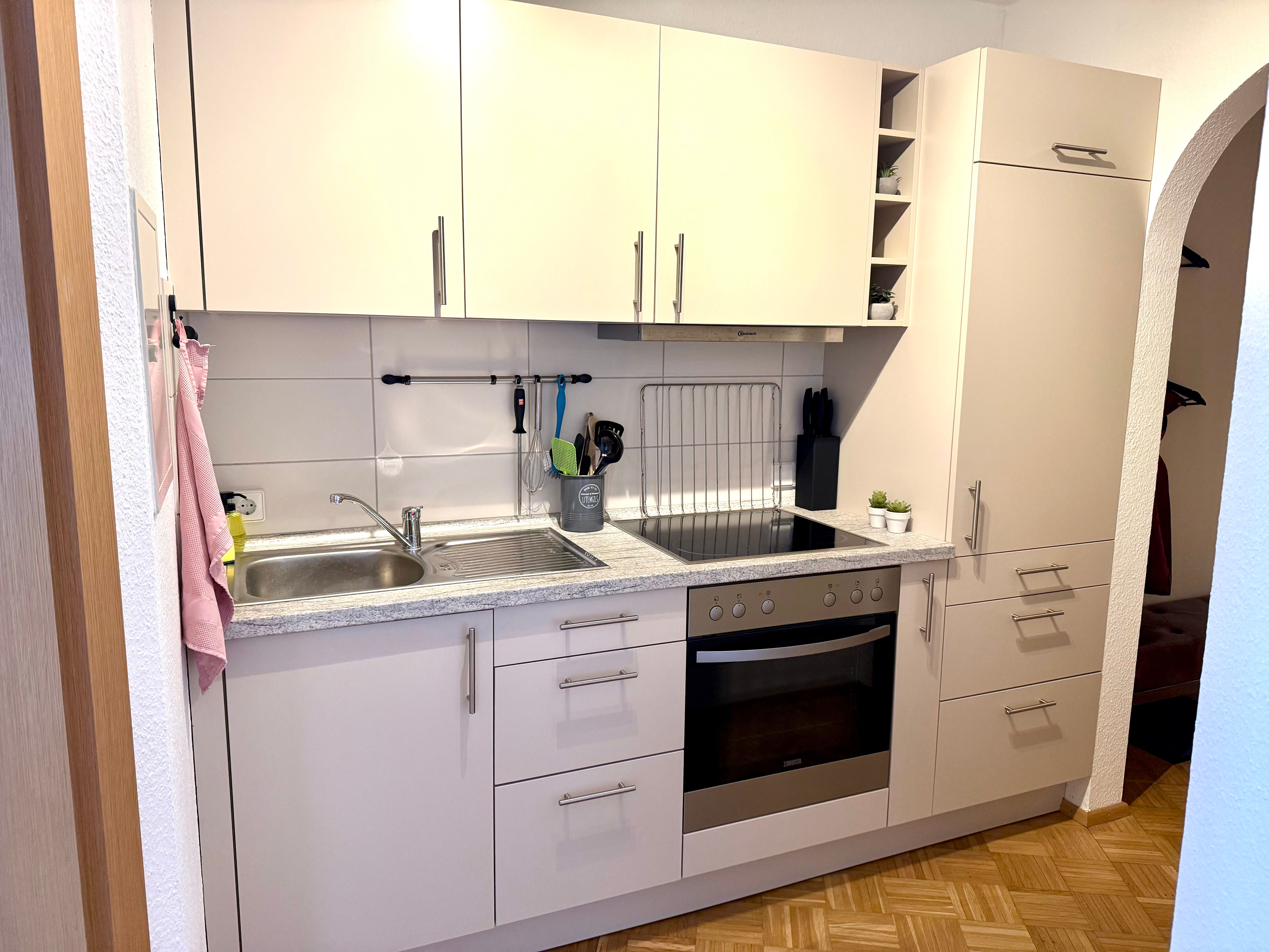 VetterLux Lumi | Quiet Apartment With Balcony In Green Surroundings - 6