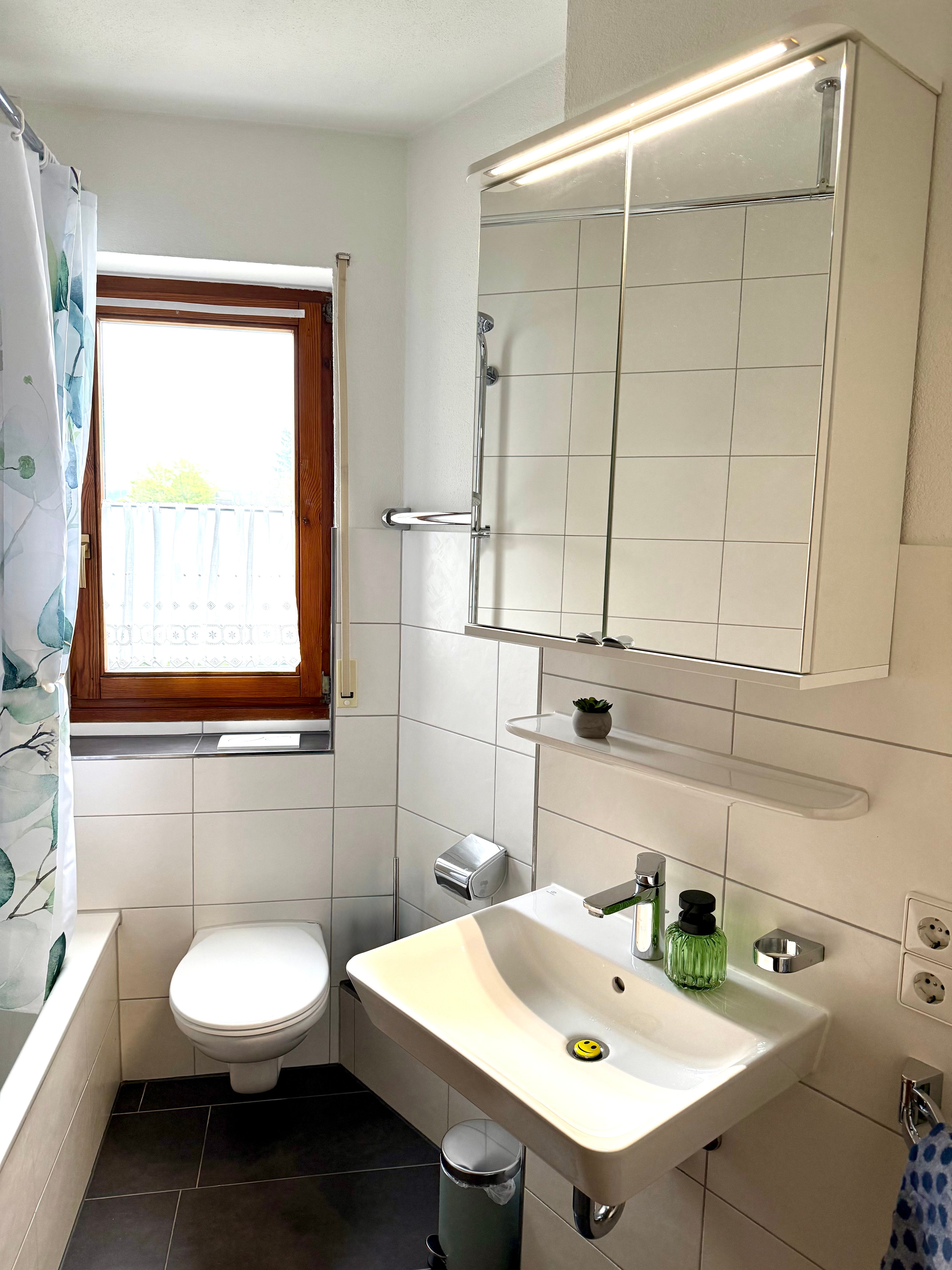 VetterLux Lumi | Quiet Apartment With Balcony In Green Surroundings - 2