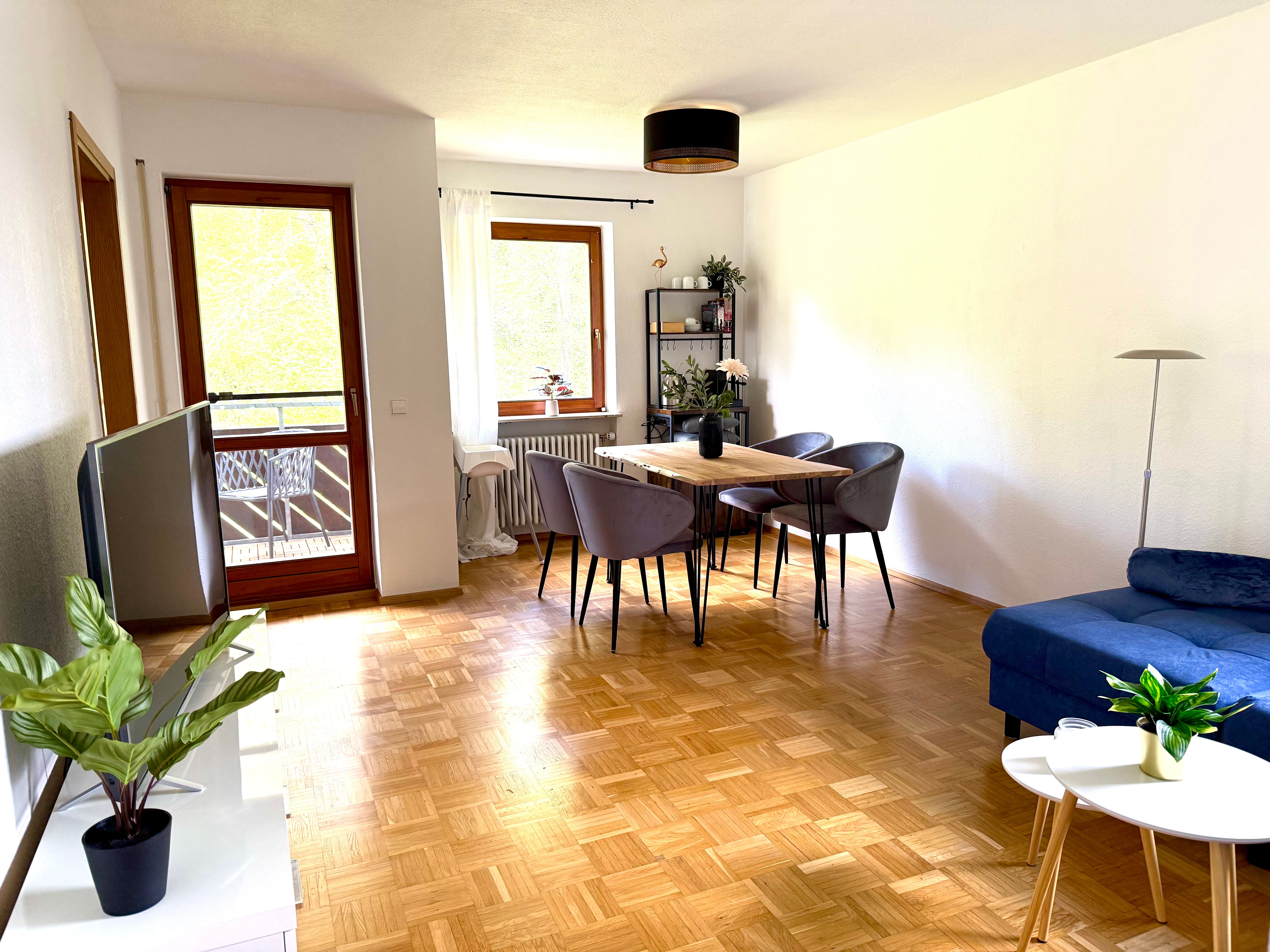 VetterLux Lumi | Quiet Apartment With Balcony In Green Surroundings - 11