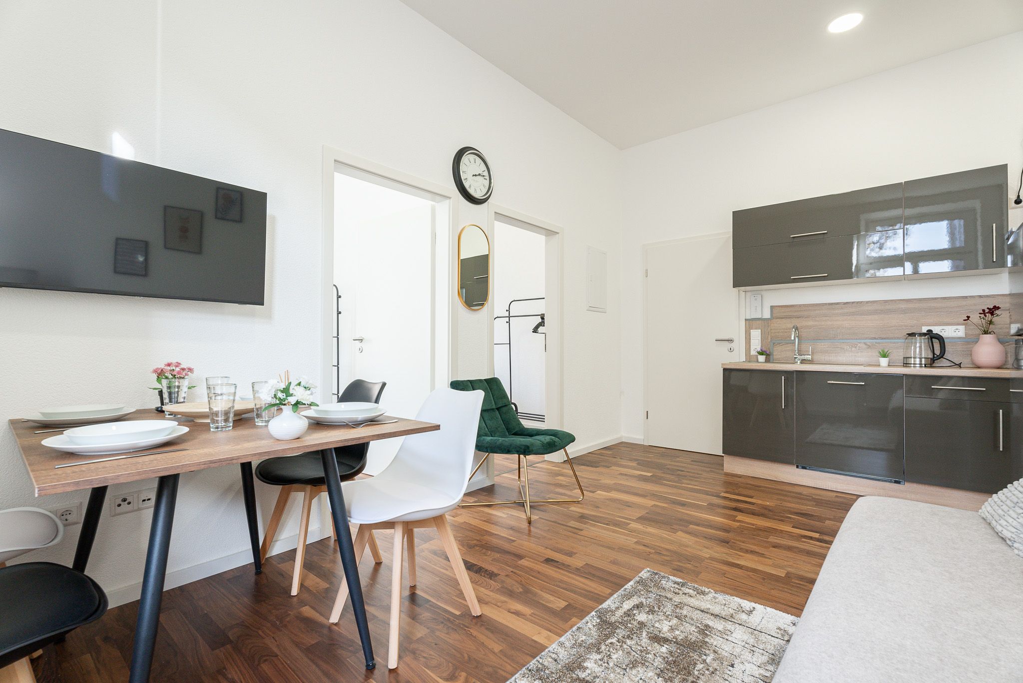 "3-Room Apartment With Flair" - 14