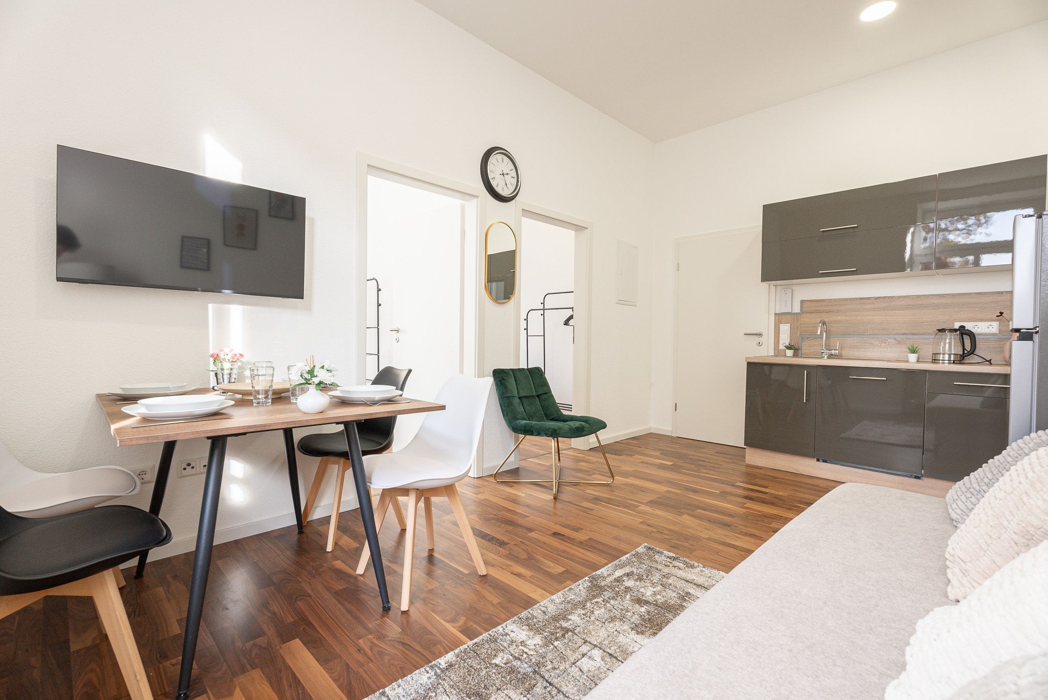 "3-Room Apartment With Flair" - 11