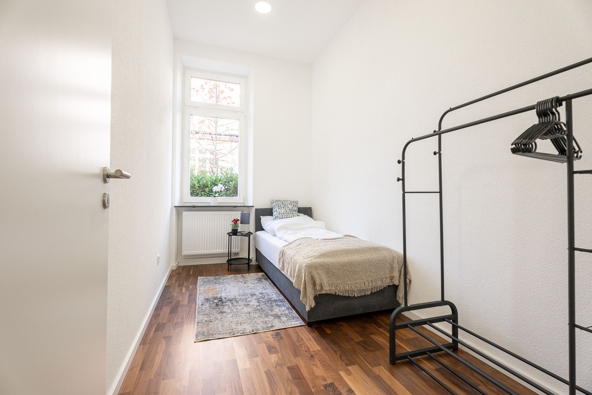 "3-Room Apartment With Flair" - 8