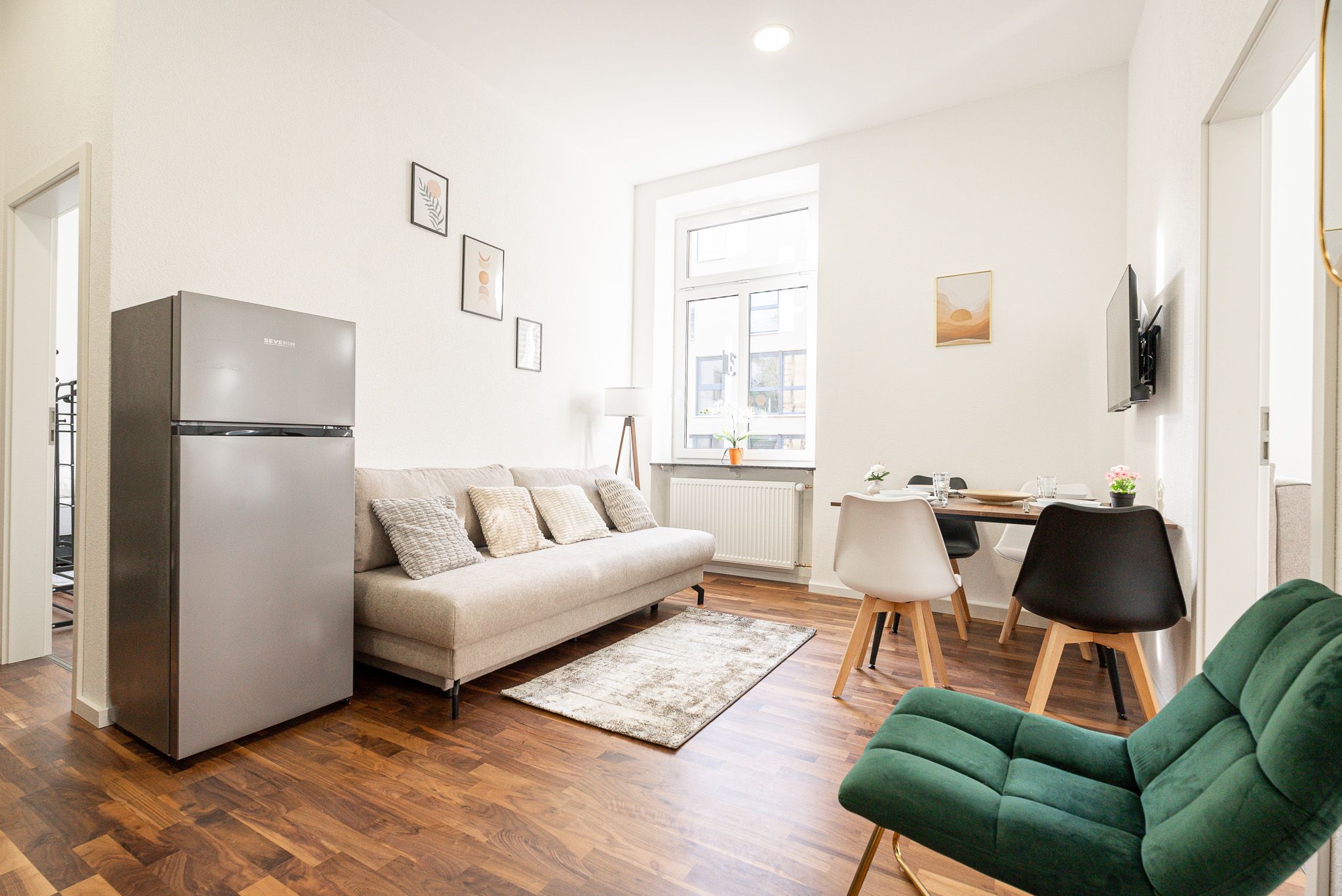 "3-Room Apartment With Flair" - 12