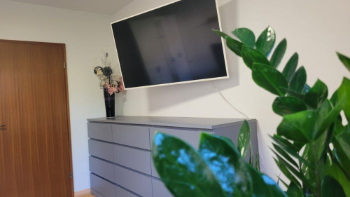 Bright 63sqm Apartment with Parking – Close to Uni & Messe - Gallery - 2