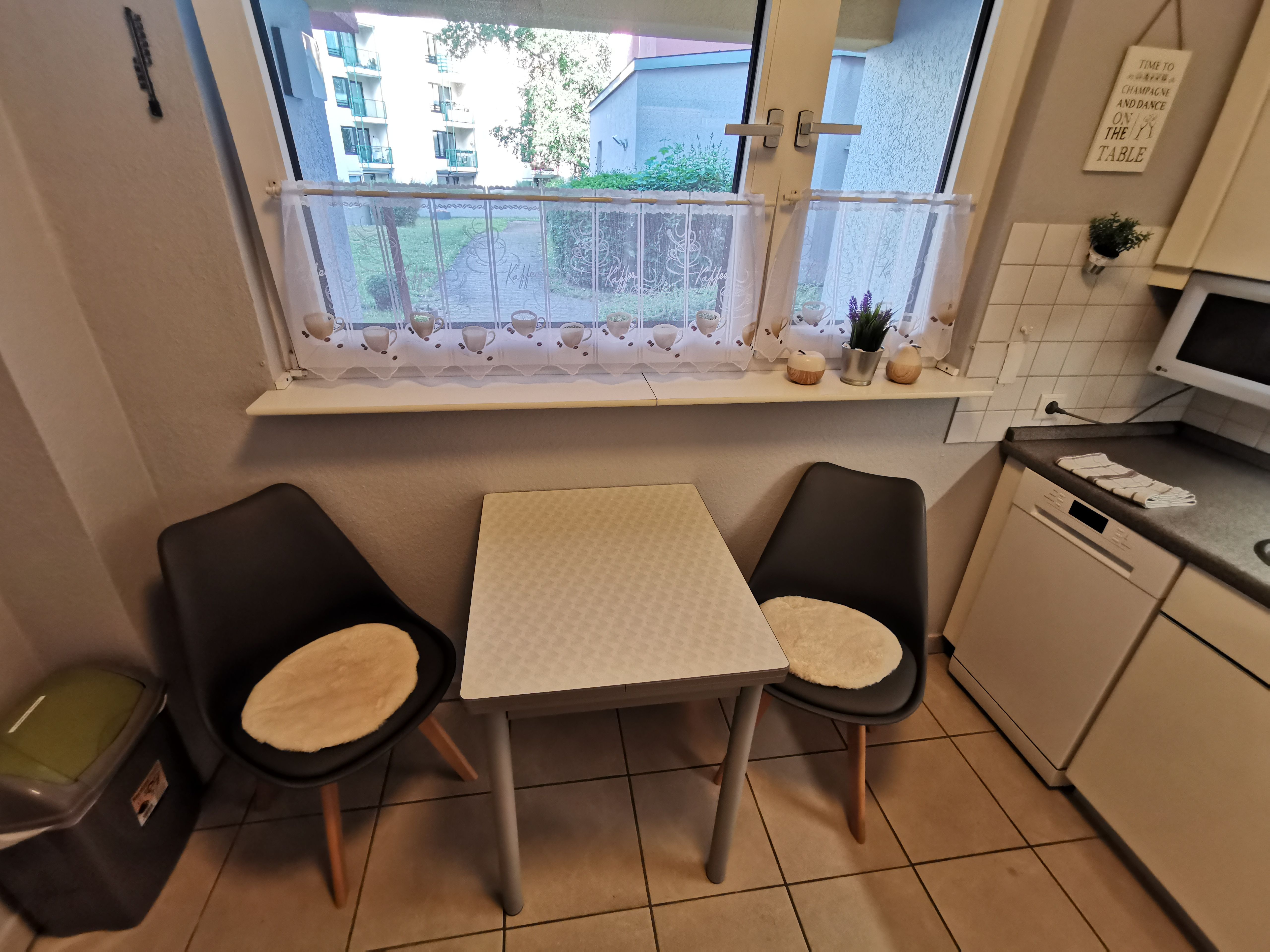 Beautiful 3-Room First Floor Apartment At Bergpark,Therme - 8