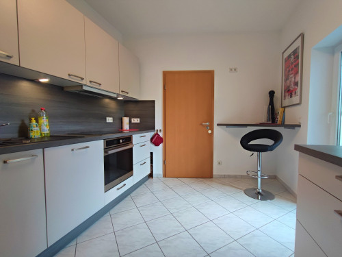 Bright and spacious 3-room apartment on Nettelbeckufer with ideal infrastructure