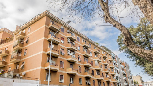 Colourful 1-bedroom apartment in Ostiense - Gallery - 2