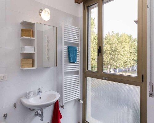 Tasteful single bedroom in the centre of Bologna - Gallery - 9