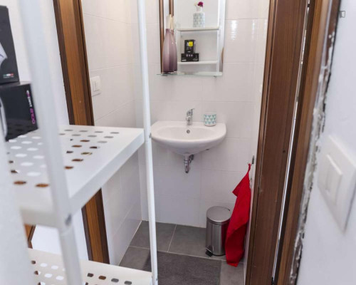 Tasteful single bedroom in the centre of Bologna - Gallery - 13