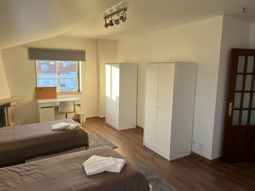 Welcoming Twin Bedroom with Balcony near IPL - Gallery - 10