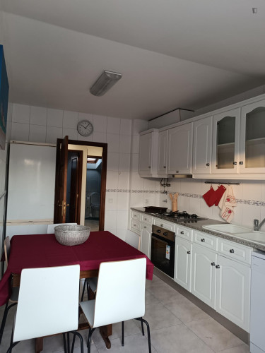 Welcoming Twin Bedroom with Balcony near IPL - Gallery - 11