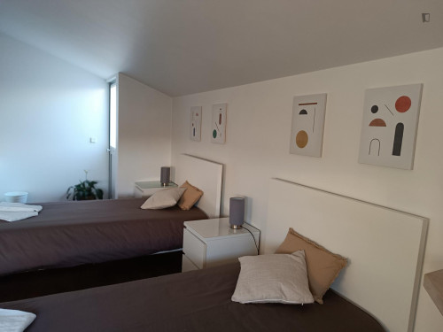 Welcoming Twin Bedroom with Balcony near IPL - Gallery - 15